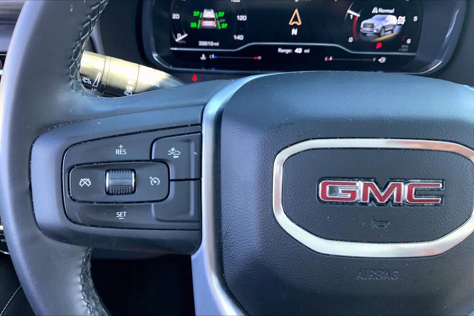 Used 2023 GMC Yukon SLT AWD/4WD image 24