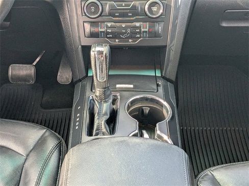 Used 2016 Ford Explorer XLT w/ Equipment Group 202A image 18