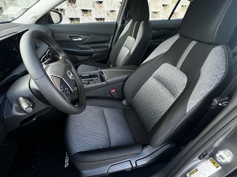 New 2026 Nissan Sentra SV w/ SV Convenience Package FWD image 10