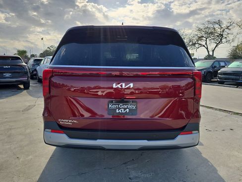 New 2026 Kia Carnival EX image 7