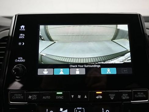 Used 2018 Honda Odyssey Touring image 18