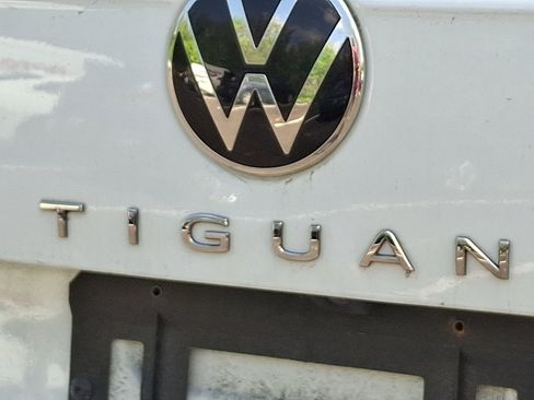 Used 2022 Volkswagen Tiguan SE FWD image 30