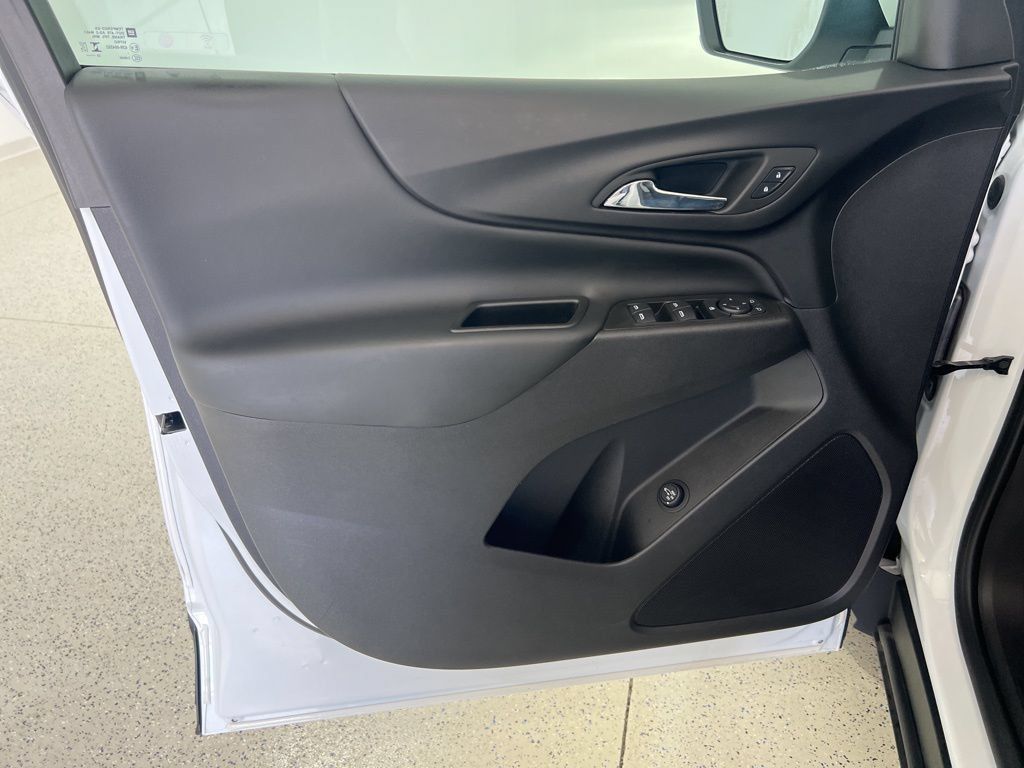 Used 2024 Chevrolet Equinox LT FWD image 20