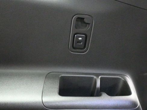 Used 2022 Chevrolet Traverse LT image 29