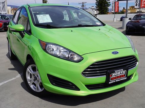 Used 2014 Ford Fiesta SE image 2