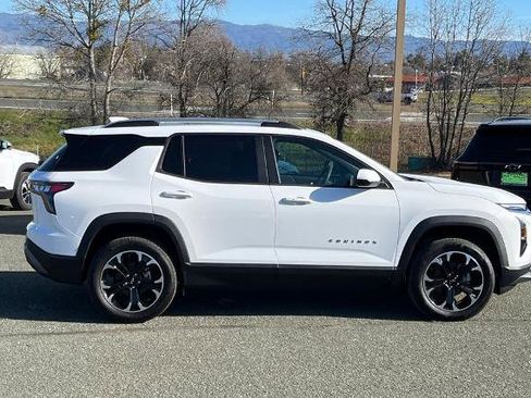 New 2026 Chevrolet Equinox LT AWD/4WD image 3