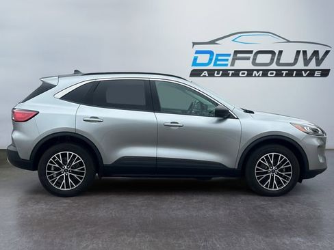 Used 2022 Ford Escape SE w/ Convenience Package image 2