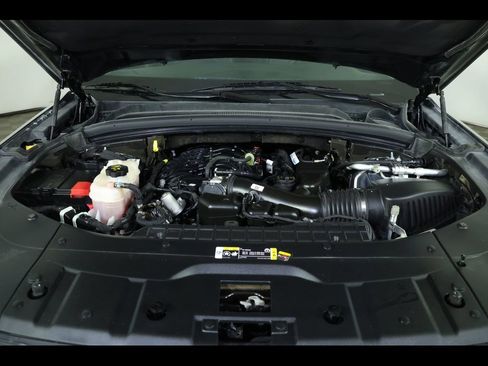 Used 2024 Jeep Grand Cherokee Laredo AWD/4WD image 18