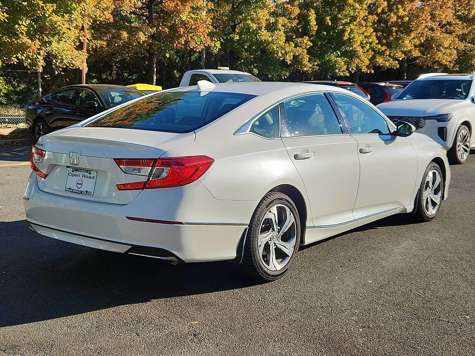 Used 2018 Honda Accord EX-L image 6