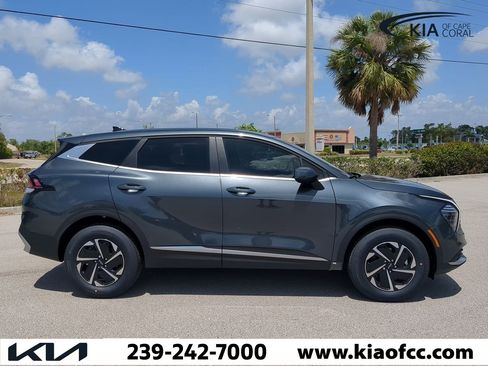 New 2025 Kia Sportage LX image 4
