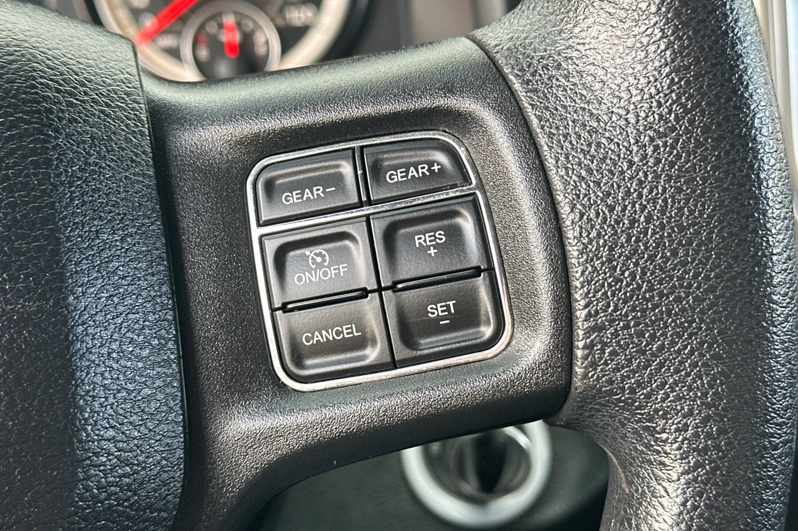 Used 2018 RAM 1500 Classic SLT AWD/4WD image 36