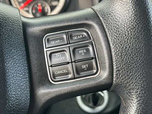 Used 2018 RAM 1500 Classic SLT image 36