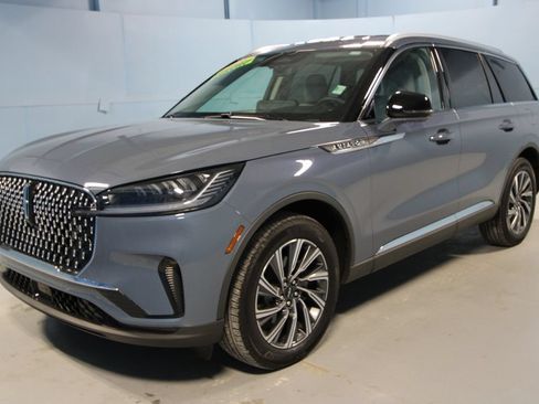 Used 2026 Lincoln Aviator AWD image 34