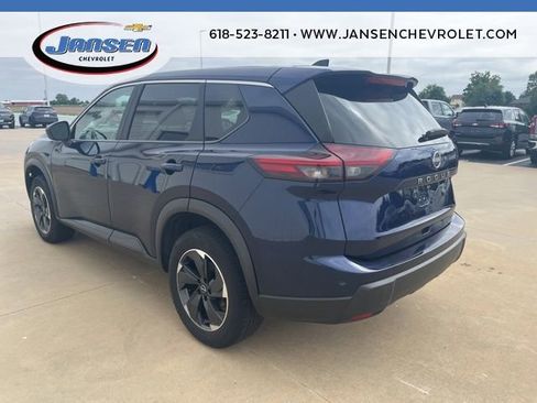 Used 2025 Nissan Rogue SV FWD image 4