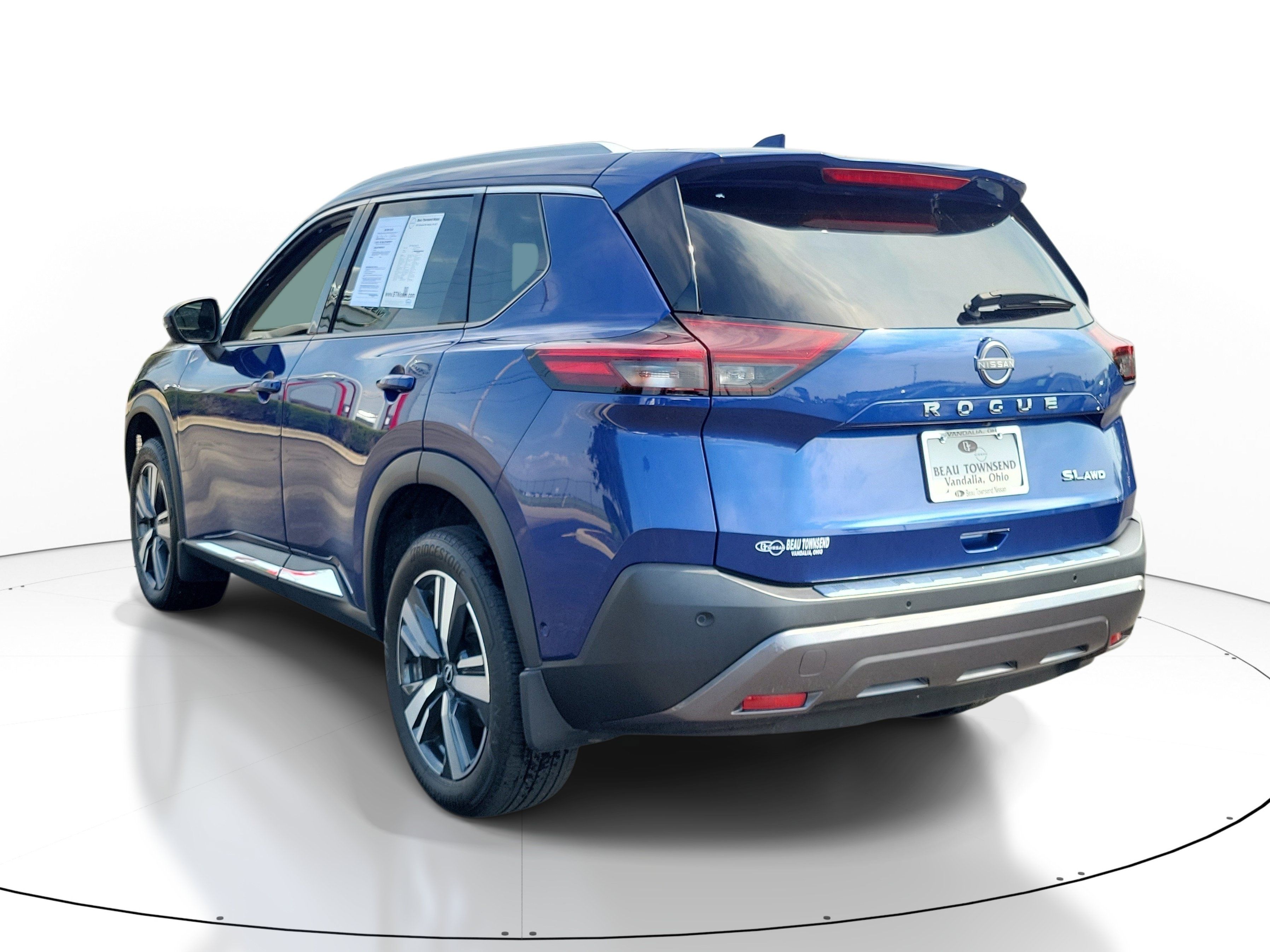Certified 2023 Nissan Rogue SL w/ SL Premium Package AWD/4WD image 3