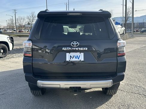 Used 2024 Toyota 4Runner TRD Off-Road image 28