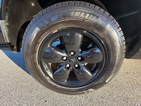 Used 2015 RAM 1500 Express image 19