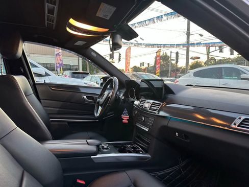 Used 2016 Mercedes-Benz E 350 4MATIC Sedan image 19