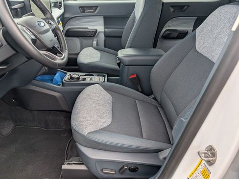 New 2026 Ford Maverick XLT w/ XLT Luxury Package FWD image 9