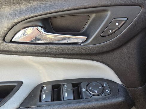 Used 2022 Chevrolet Equinox LT image 17