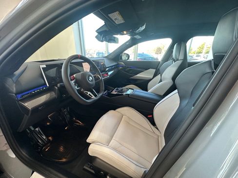 New 2026 BMW M5 w/ Executive Package image 39