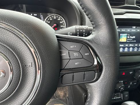Used 2020 Jeep Renegade Altitude image 27