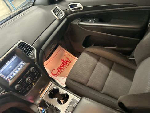 Used 2020 Jeep Grand Cherokee Laredo image 27