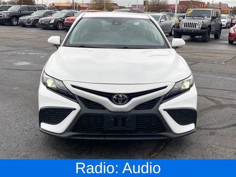Used 2023 Toyota Camry SE image 2