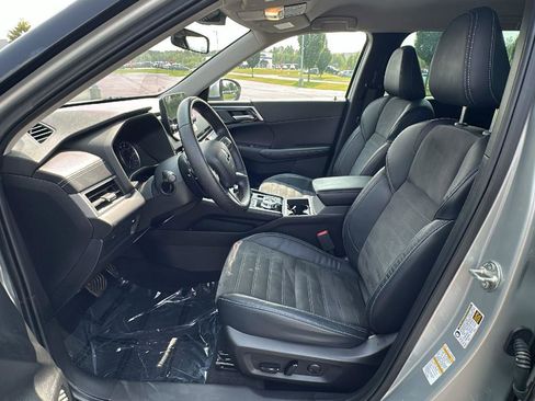 Used 2022 Mitsubishi Outlander SE image 26