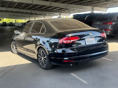 Used 2016 Volkswagen Jetta Sport FWD image 2