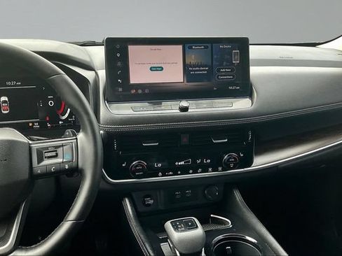 Used 2025 Nissan Rogue Platinum FWD image 9