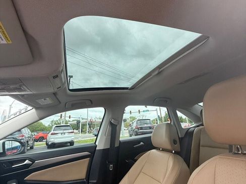 Used 2019 Volkswagen Jetta SE FWD image 38