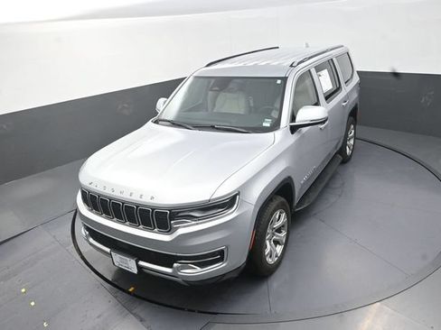 Used 2022 Jeep Wagoneer Series II AWD/4WD image 13