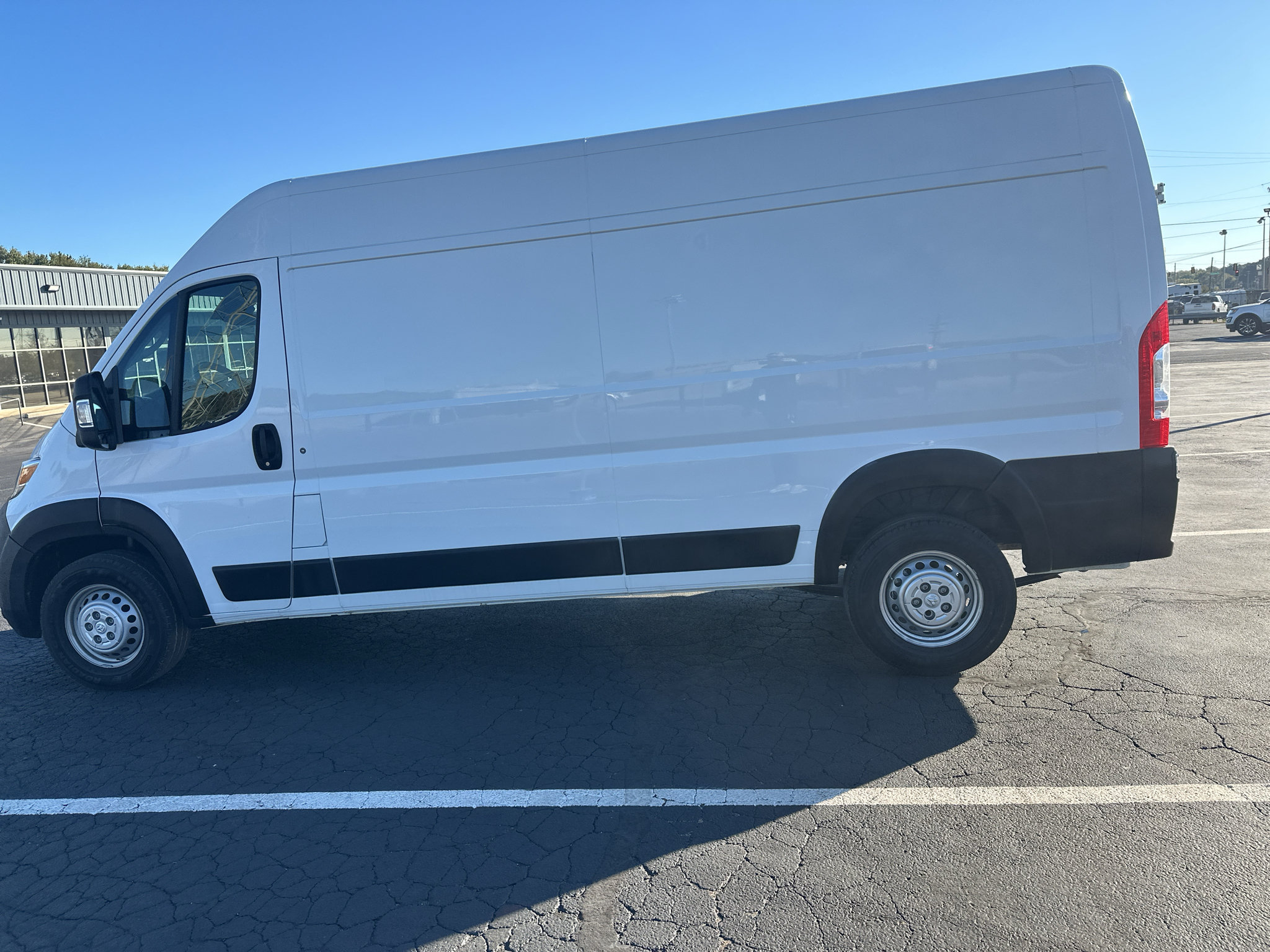 Used 2023 RAM ProMaster 2500 FWD image 9