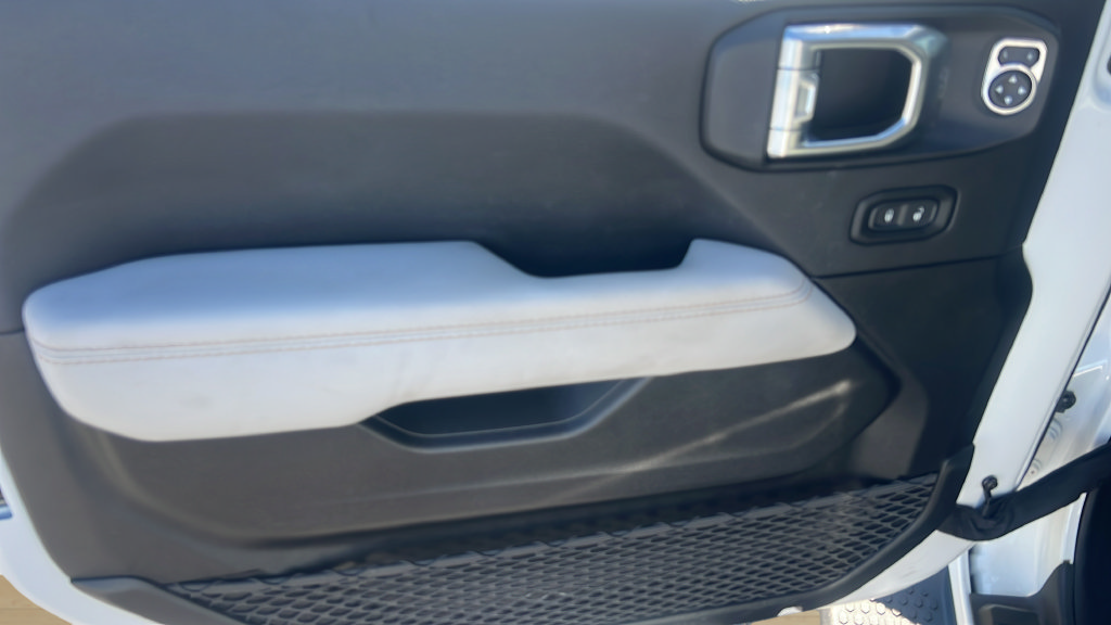 Used 2021 Jeep Wrangler Unlimited Sahara AWD/4WD image 21