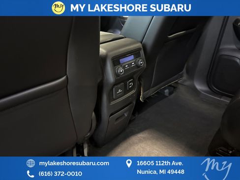 Used 2018 GMC Acadia SLT image 25