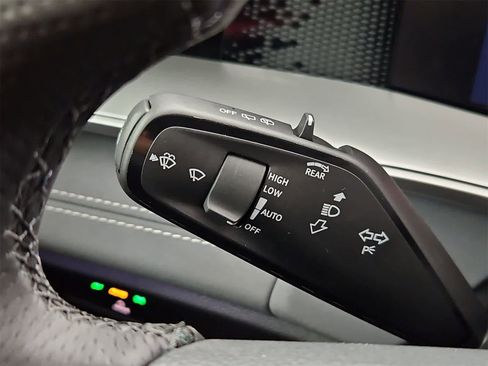 New 2026 Volkswagen Tiguan SE R-Line image 27