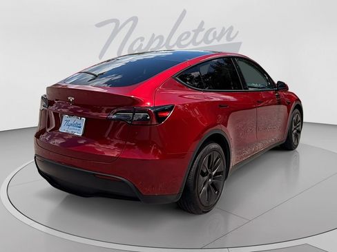 Used 2024 Tesla Model Y Long Range RWD image 6