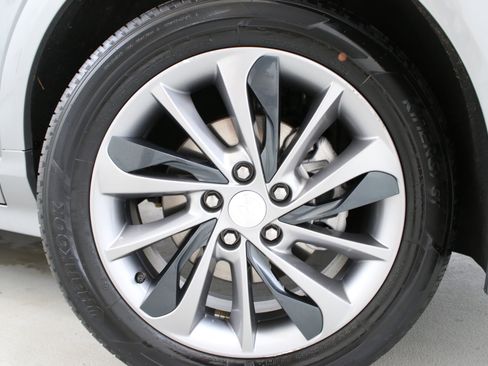 Used 2023 Buick Encore GX Select w/ Sport Touring Package FWD image 34
