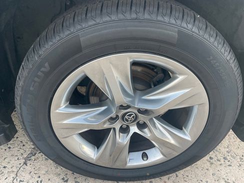 Used 2019 Toyota Highlander Limited image 10