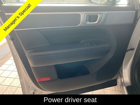Used 2025 Hyundai Santa Fe SEL AWD/4WD image 9