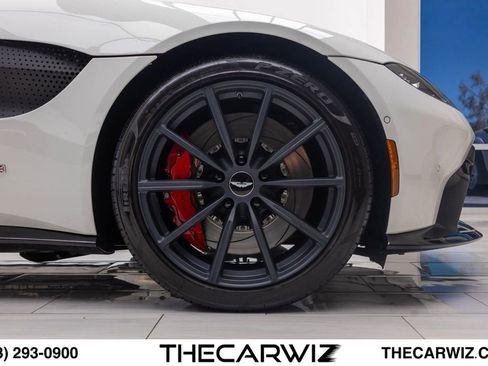 Used 2019 Aston Martin V8 Vantage Coupe RWD image 30