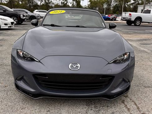 Used 2021 MAZDA MX-5 Miata Club RWD image 2