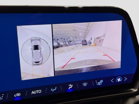 Used 2024 Chevrolet Equinox EV RS AWD/4WD image 16