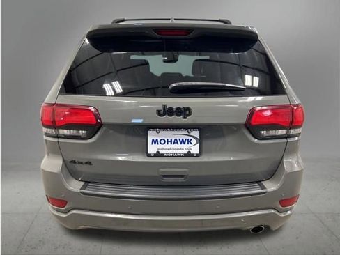 Used 2020 Jeep Grand Cherokee Altitude AWD/4WD image 4