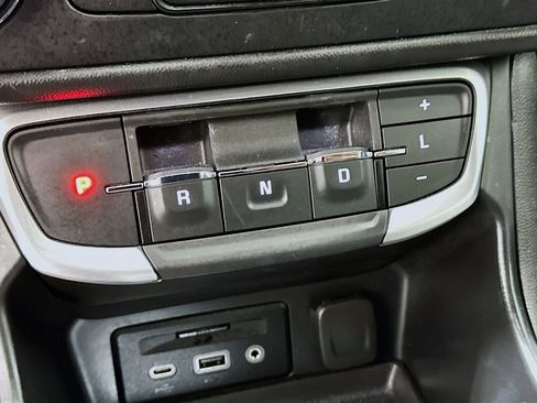 Used 2023 GMC Terrain SLT w/ Infotainment Package II FWD image 16