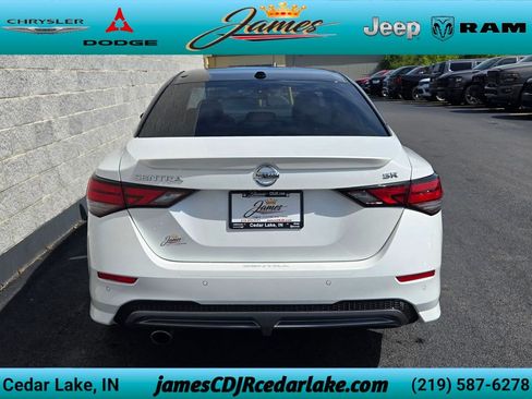 Used 2023 Nissan Sentra SR w/ SR Premium Package FWD image 4