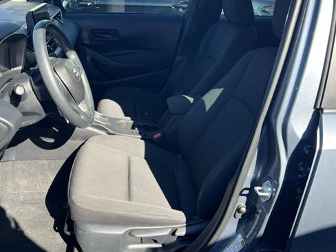 Used 2025 Toyota Corolla LE FWD image 10