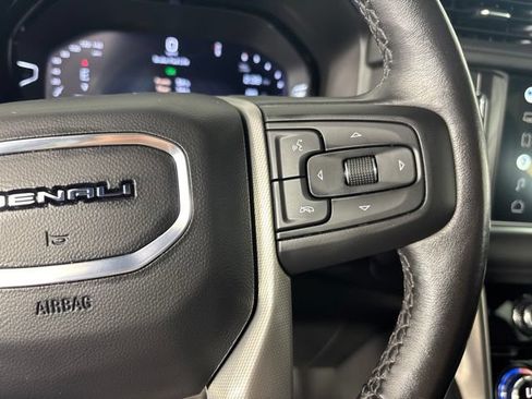 Used 2022 GMC Yukon XL Denali AWD/4WD image 12