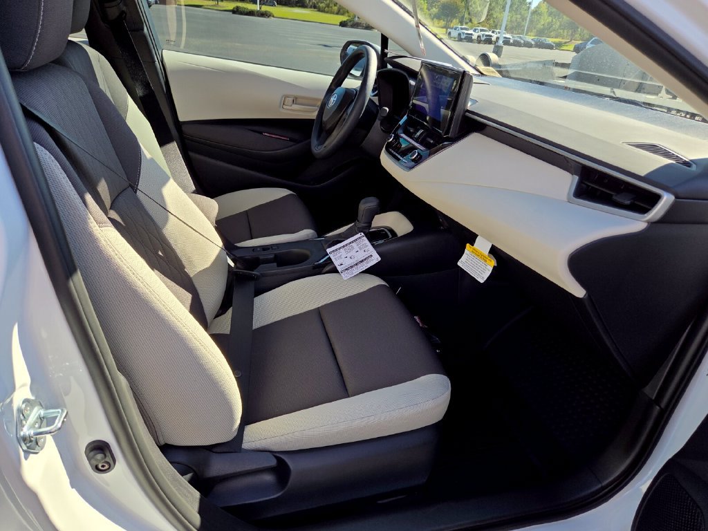 New 2027 Toyota Corolla LE w/ LE Premium Package FWD image 15